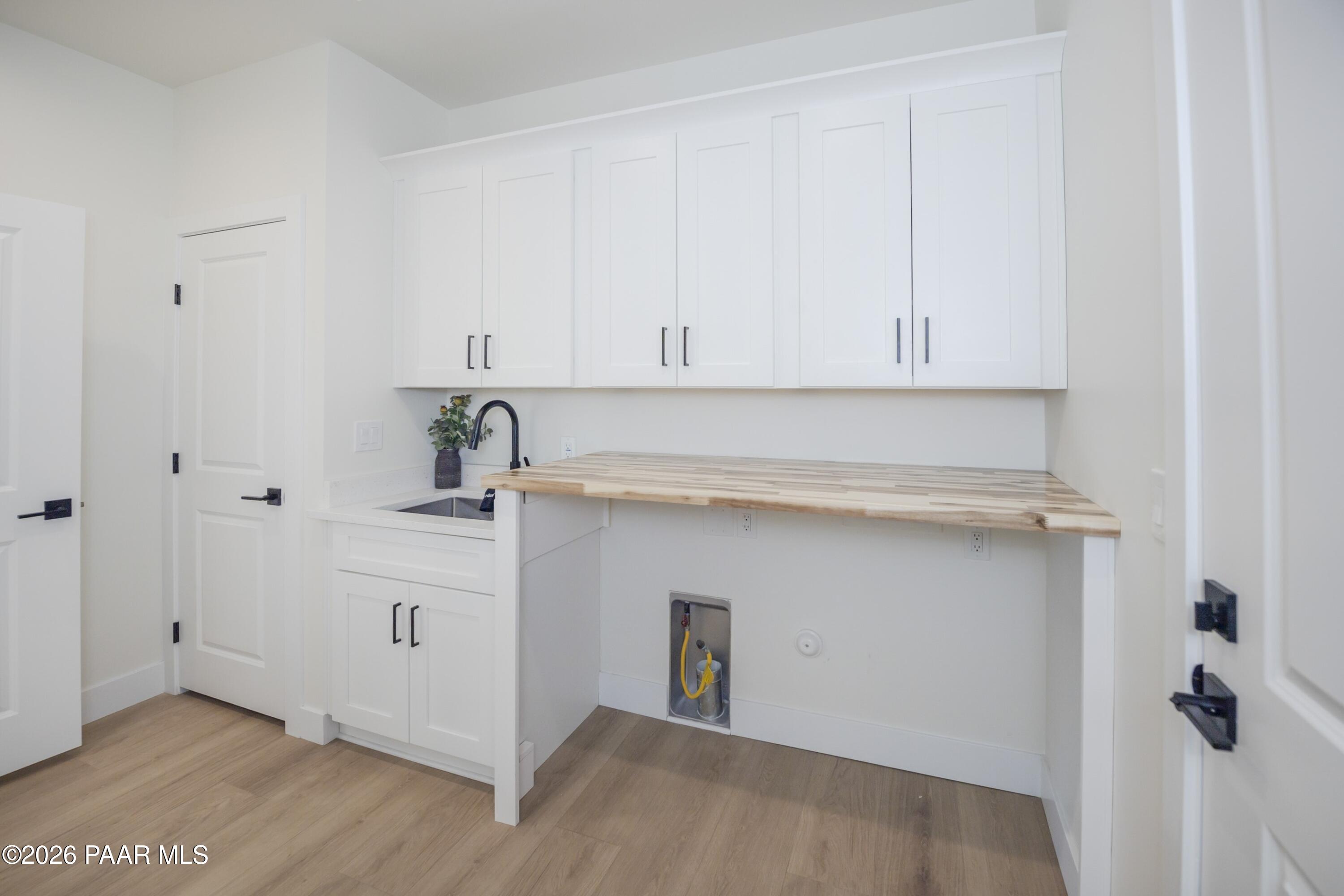 Dewey-Humboldt, Arizona, 86327, United States, 4 Bedrooms Bedrooms, ,3 BathroomsBathrooms,Residential,Active,2009397