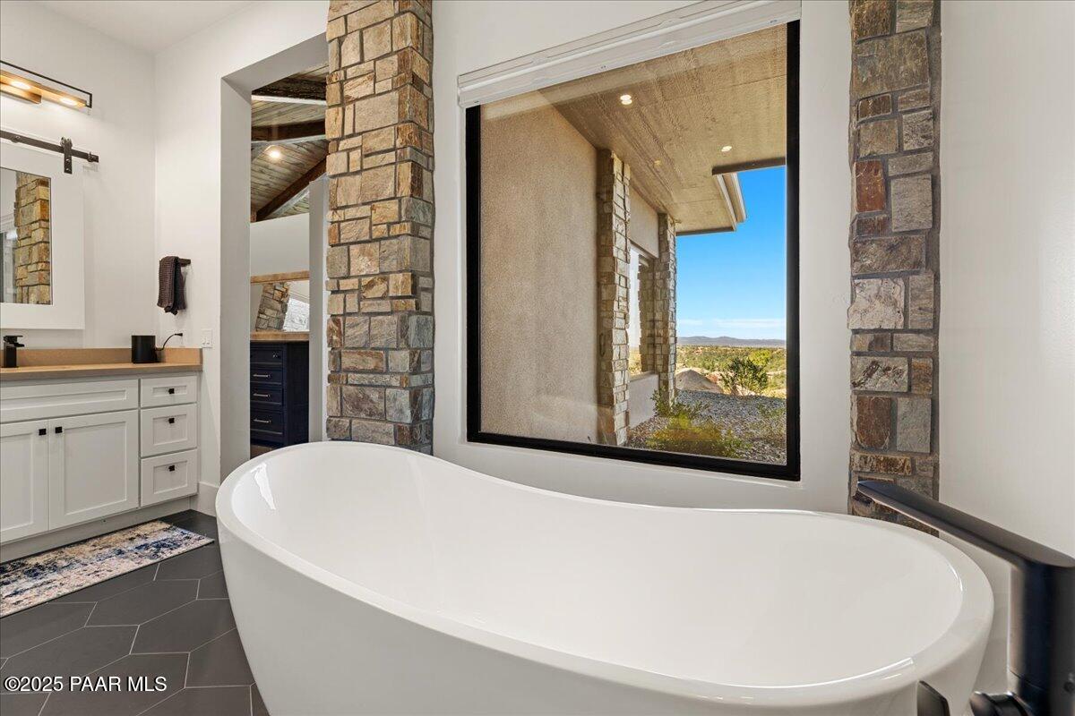 Prescott, Arizona, 86305, United States, 5 Bedrooms Bedrooms, ,6 BathroomsBathrooms,Residential,Active,1973319