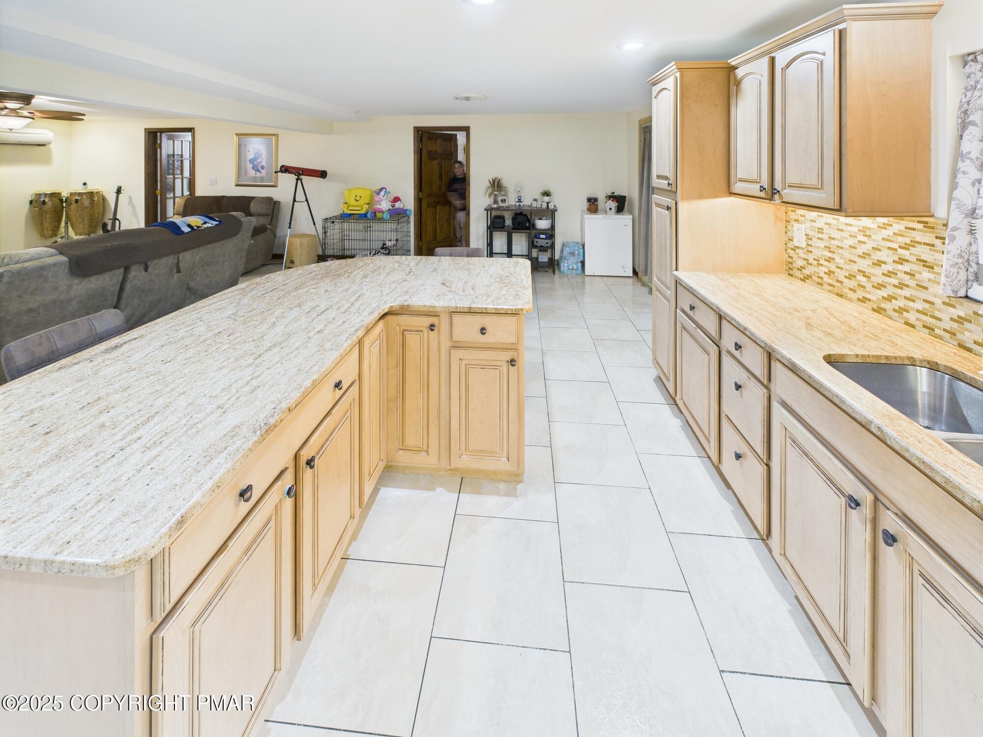 East Stroudsburg, Pennsylvania, 18302, United States, 7 Bedrooms Bedrooms, ,7 BathroomsBathrooms,Residential,Active,1905116