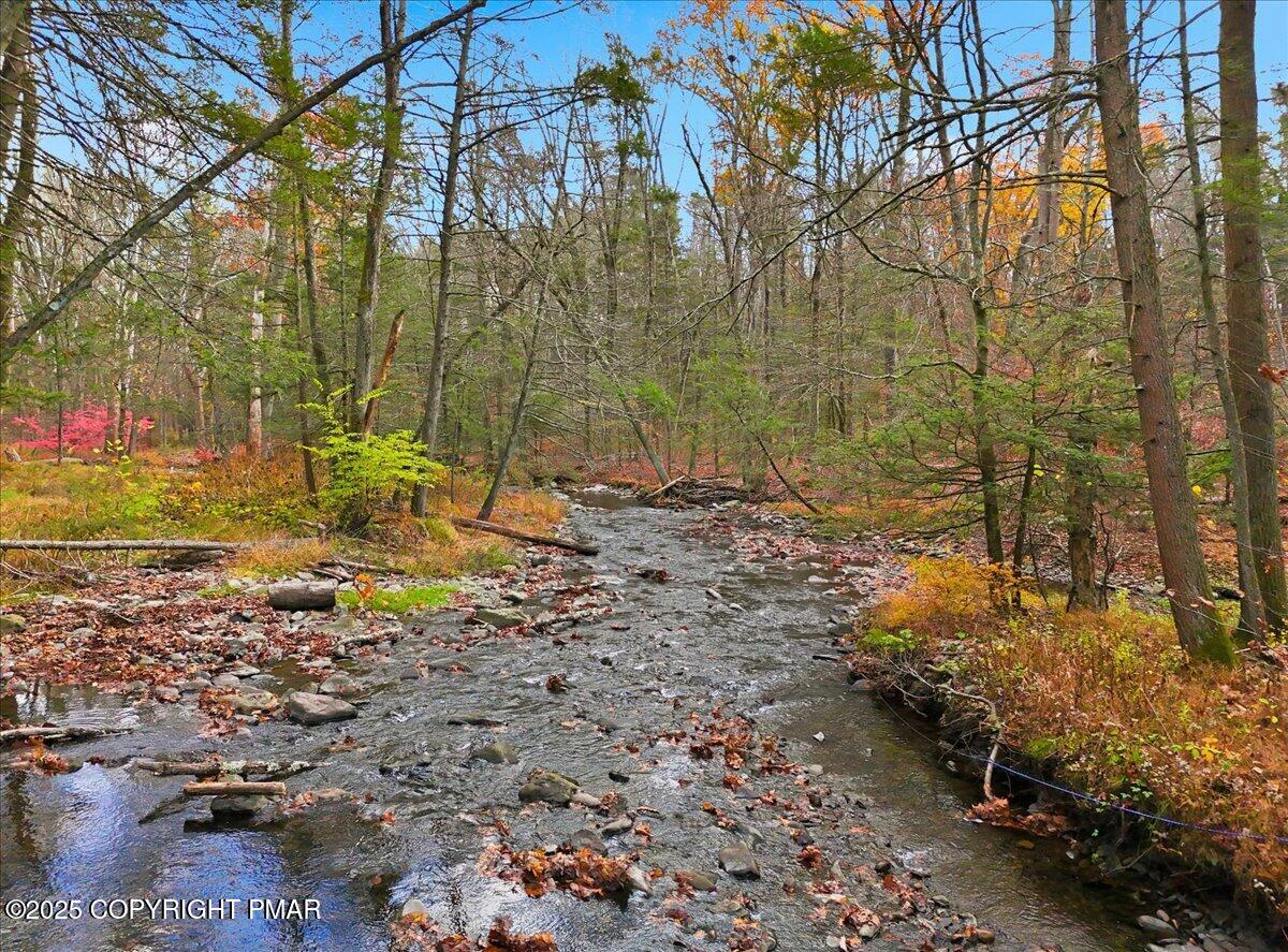 Stroudsburg, Pennsylvania, 18360, United States, 6 Bedrooms Bedrooms, ,6 BathroomsBathrooms,Residential,Active,1988438