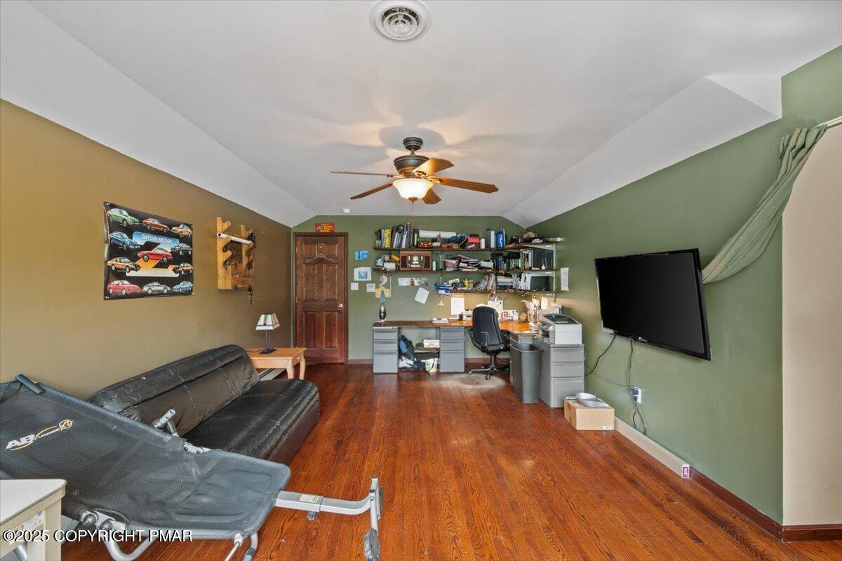 East Stroudsburg, Pennsylvania, 18302, United States, 7 Bedrooms Bedrooms, ,7 BathroomsBathrooms,Residential,Active,1905116