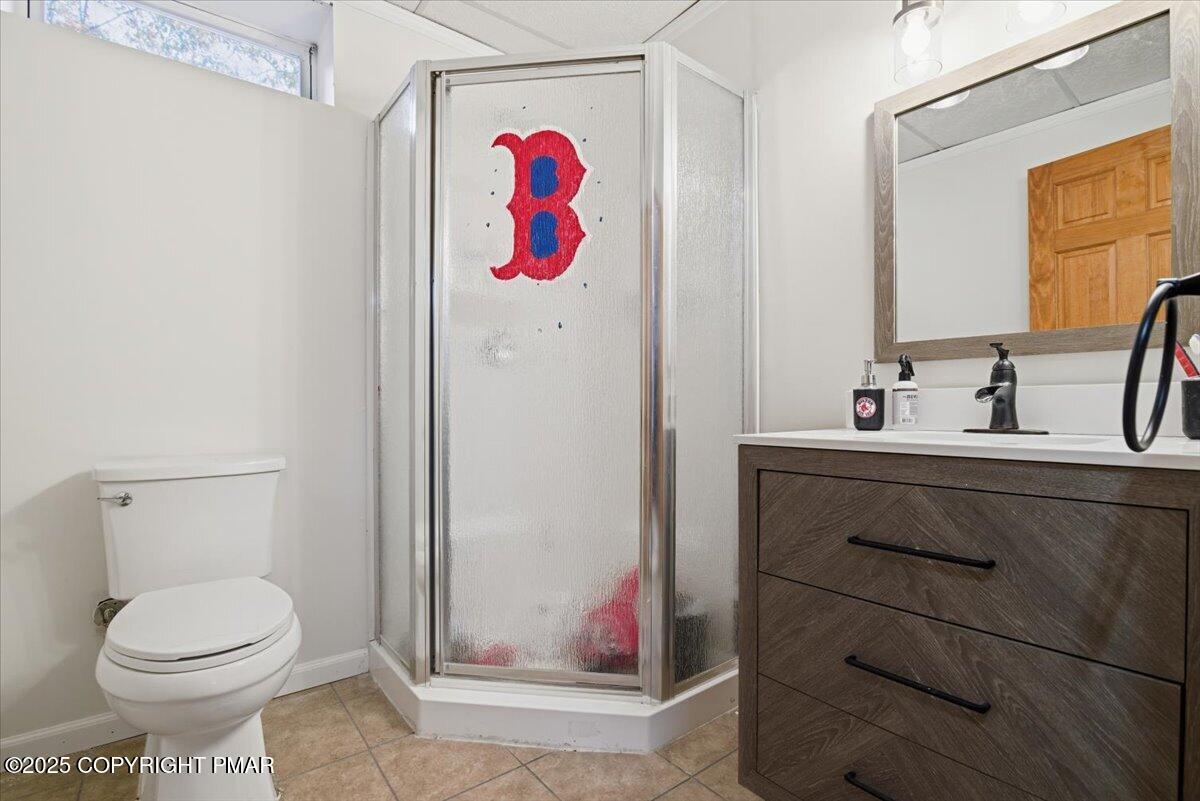 Stroudsburg, Pennsylvania, 18360, United States, 6 Bedrooms Bedrooms, ,6 BathroomsBathrooms,Residential,Active,1988438