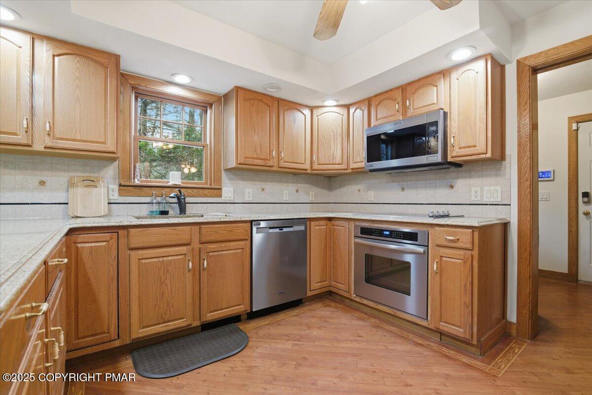 Stroudsburg, Pennsylvania, 18360, United States, 6 Bedrooms Bedrooms, ,6 BathroomsBathrooms,Residential,Active,1988438