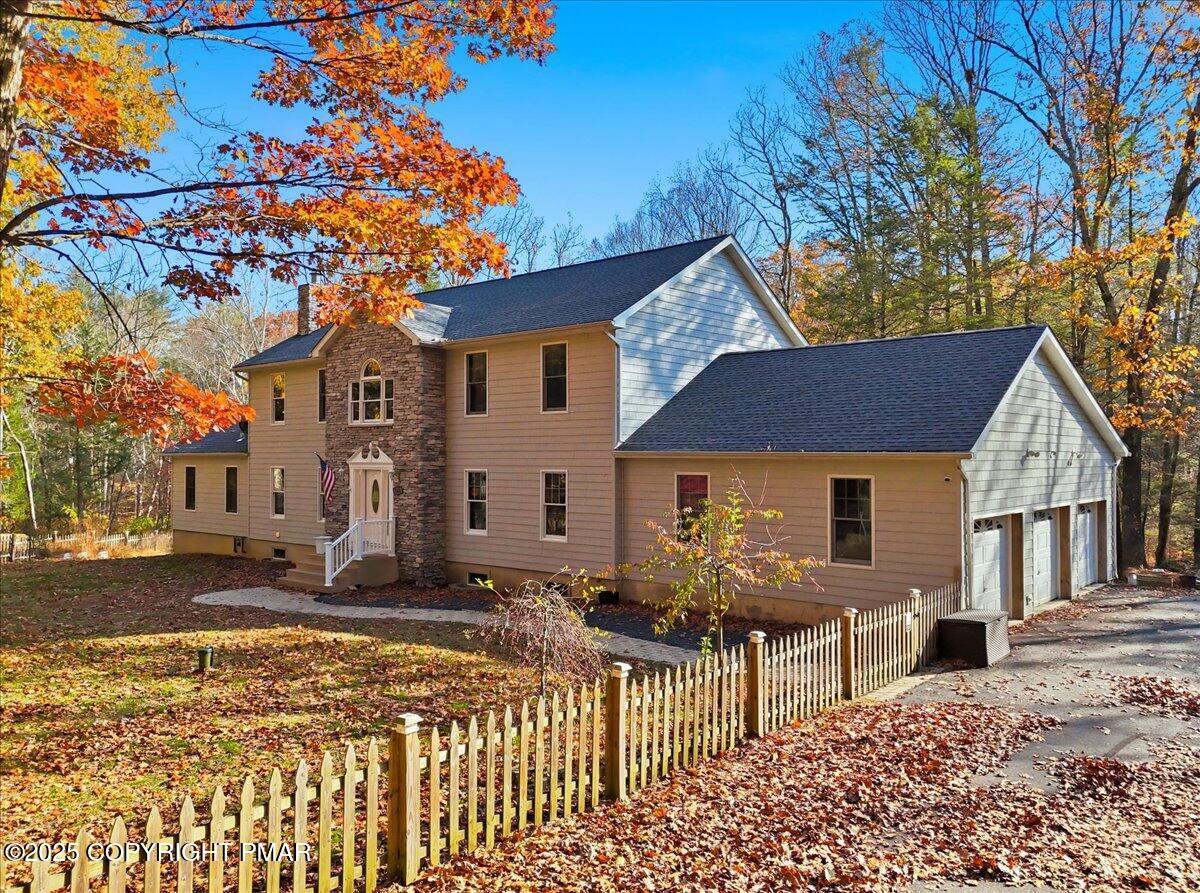 Stroudsburg, Pennsylvania, 18360, United States, 6 Bedrooms Bedrooms, ,6 BathroomsBathrooms,Residential,Active,1988438