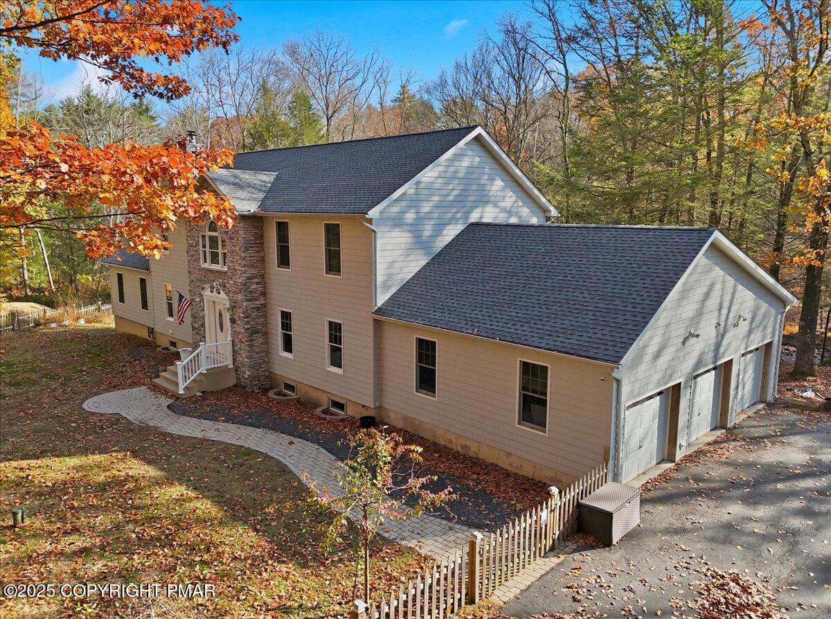 Stroudsburg, Pennsylvania, 18360, United States, 6 Bedrooms Bedrooms, ,6 BathroomsBathrooms,Residential,Active,1988438