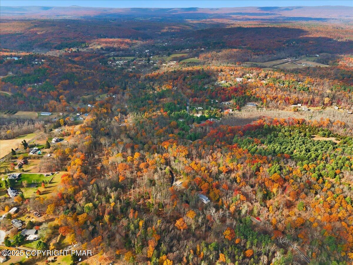 Stroudsburg, Pennsylvania, 18360, United States, 6 Bedrooms Bedrooms, ,6 BathroomsBathrooms,Residential,Active,1988438