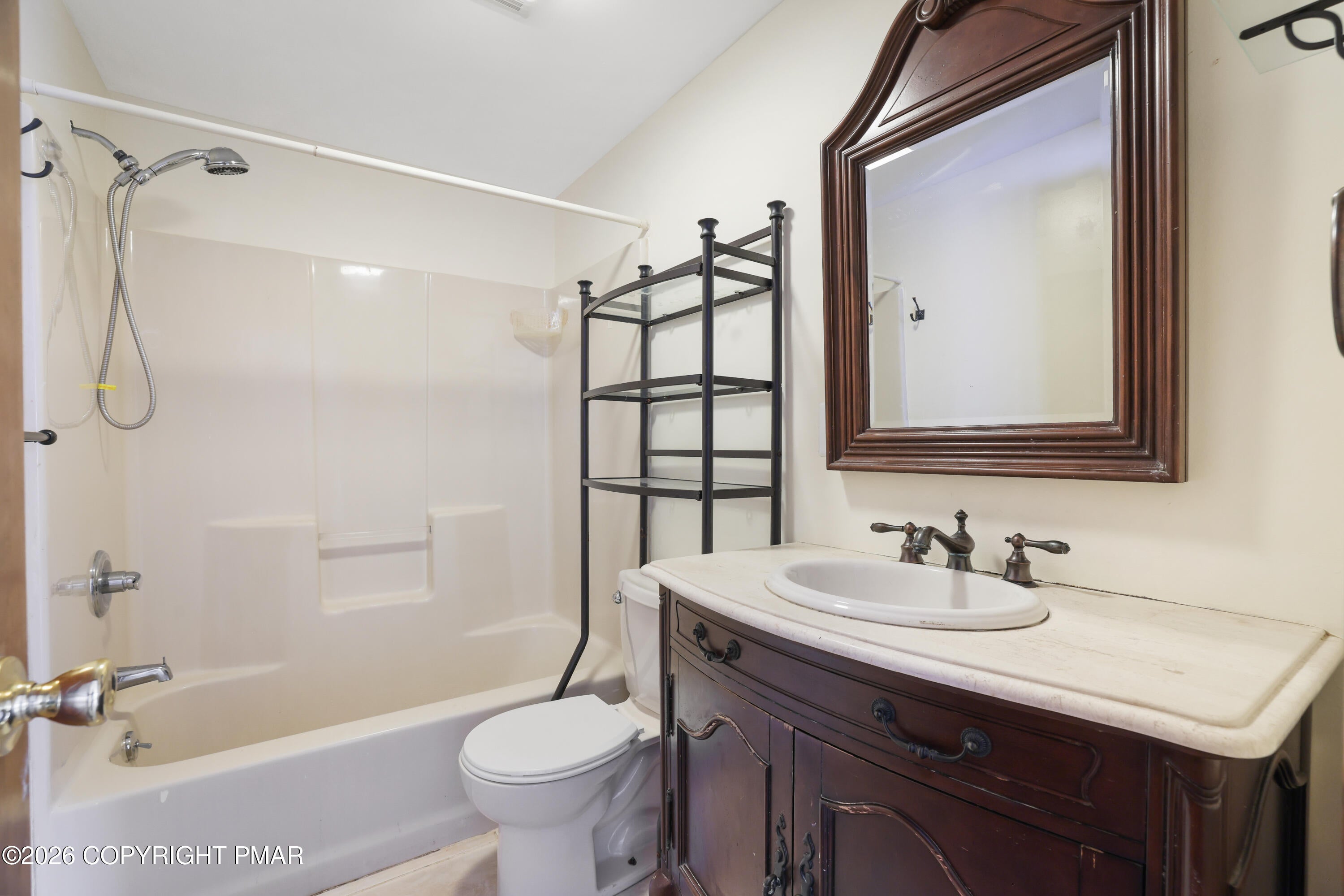 East Stroudsburg, Pennsylvania, 18302, United States, 7 Bedrooms Bedrooms, ,7 BathroomsBathrooms,Residential,Active,2007614