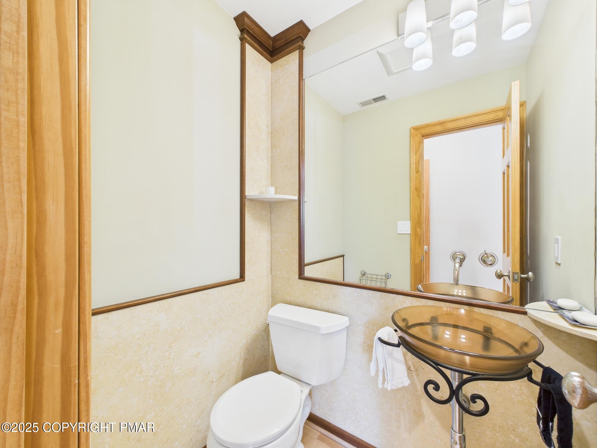 Lake Harmony, Pennsylvania, 18624, United States, 6 Bedrooms Bedrooms, ,7 BathroomsBathrooms,Residential,Active,1908137