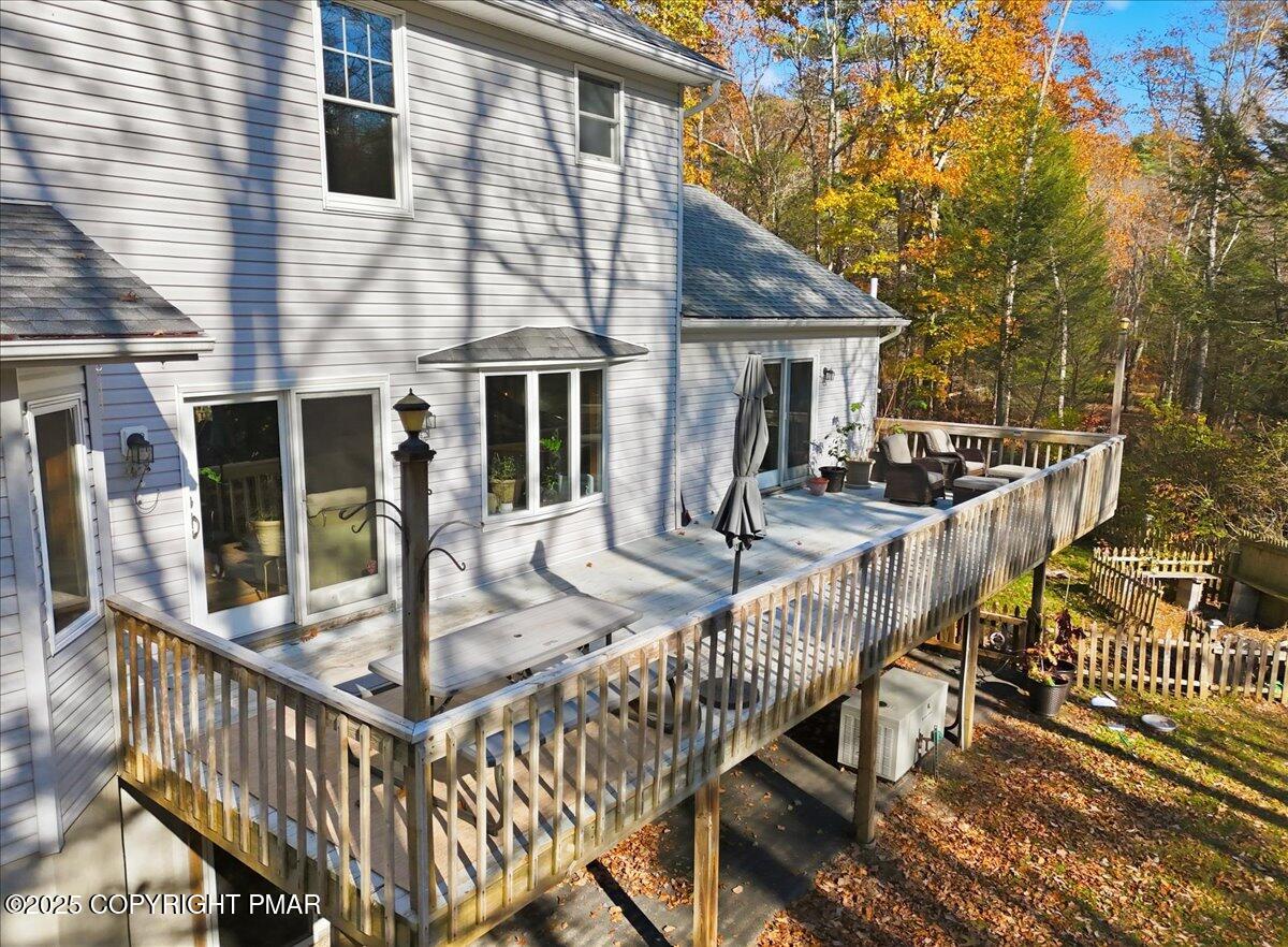 Stroudsburg, Pennsylvania, 18360, United States, 6 Bedrooms Bedrooms, ,6 BathroomsBathrooms,Residential,Active,1988438