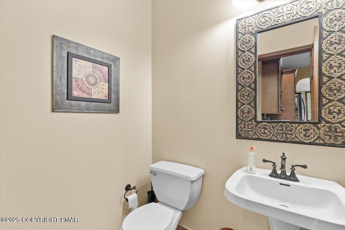 East Stroudsburg, Pennsylvania, 18302, United States, 7 Bedrooms Bedrooms, ,7 BathroomsBathrooms,Residential,Active,1905116