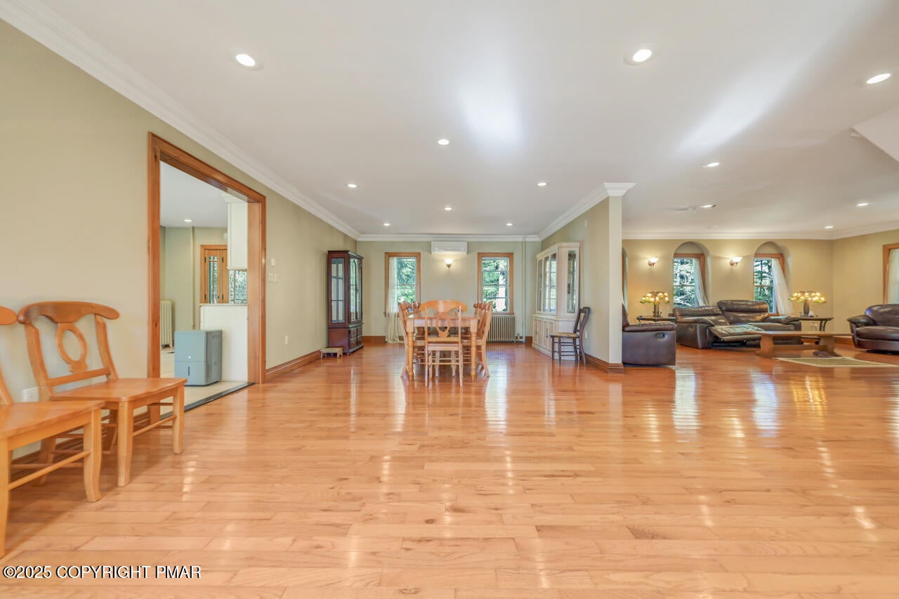 Greentown, Pennsylvania, 18426, United States, 11 Bedrooms Bedrooms, ,10 BathroomsBathrooms,Residential,Active,1963277