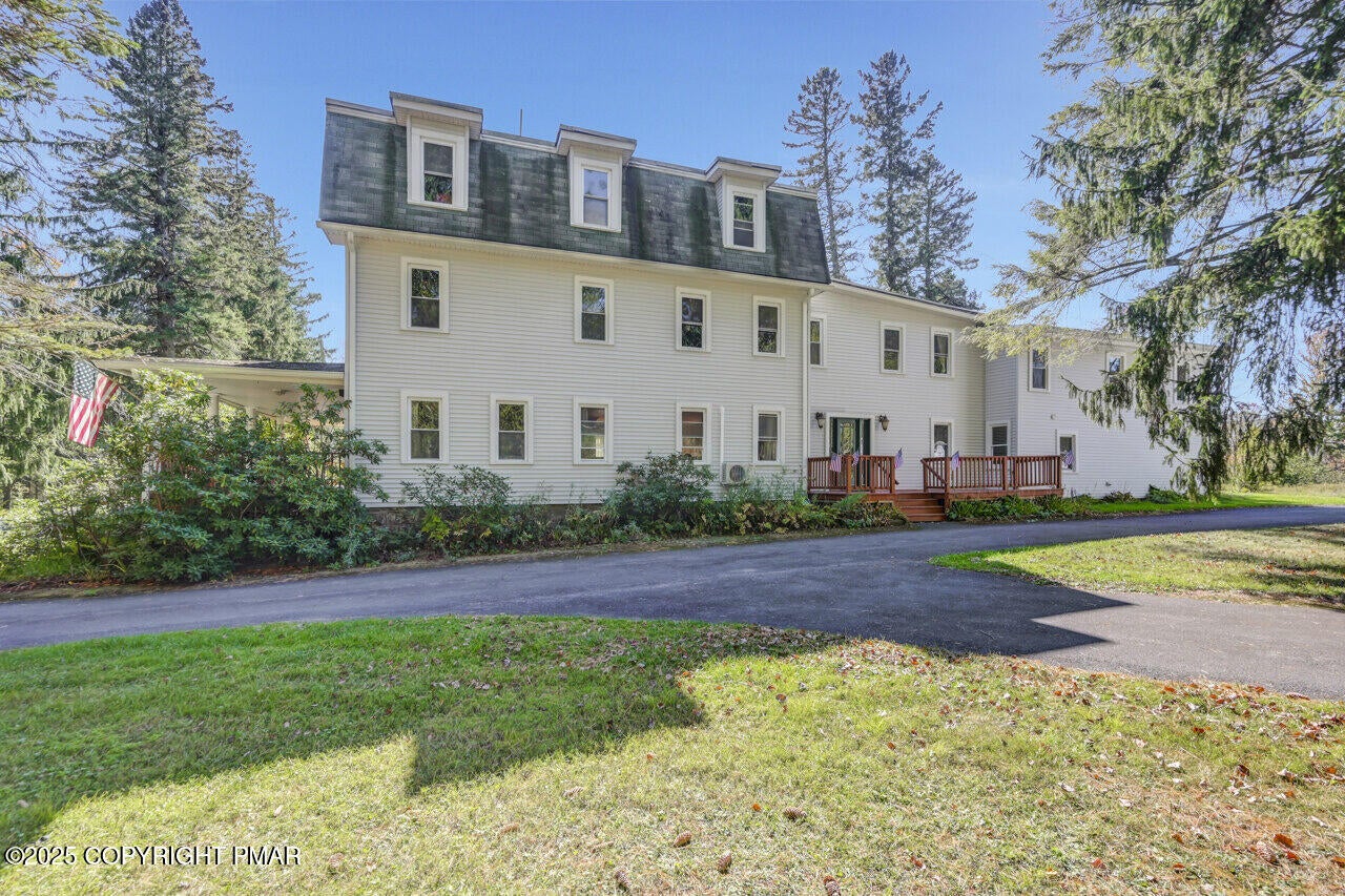 Greentown, Pennsylvania, 18426, United States, 11 Bedrooms Bedrooms, ,10 BathroomsBathrooms,Residential,Active,1963277