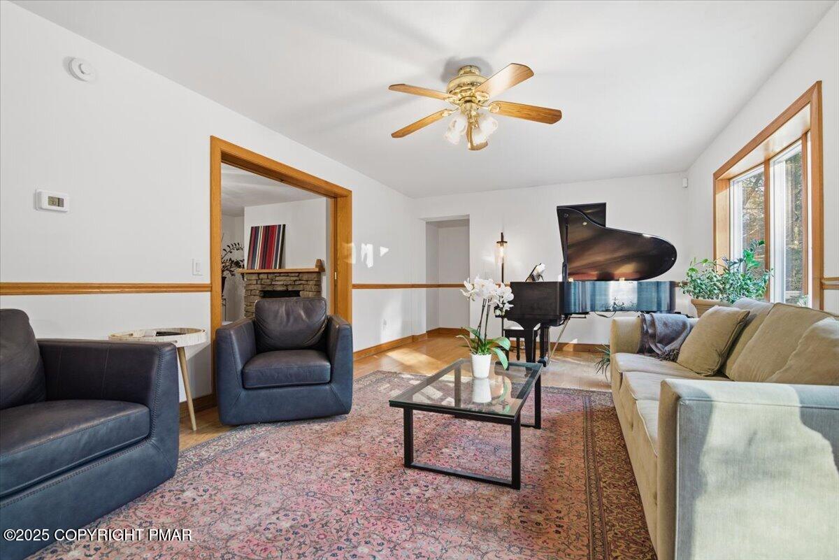 Stroudsburg, Pennsylvania, 18360, United States, 6 Bedrooms Bedrooms, ,6 BathroomsBathrooms,Residential,Active,1988438