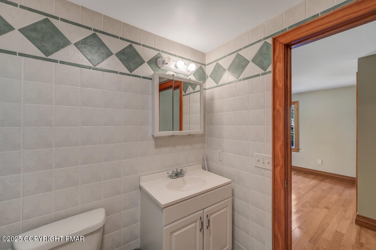 Greentown, Pennsylvania, 18426, United States, 11 Bedrooms Bedrooms, ,10 BathroomsBathrooms,Residential,Active,1963277