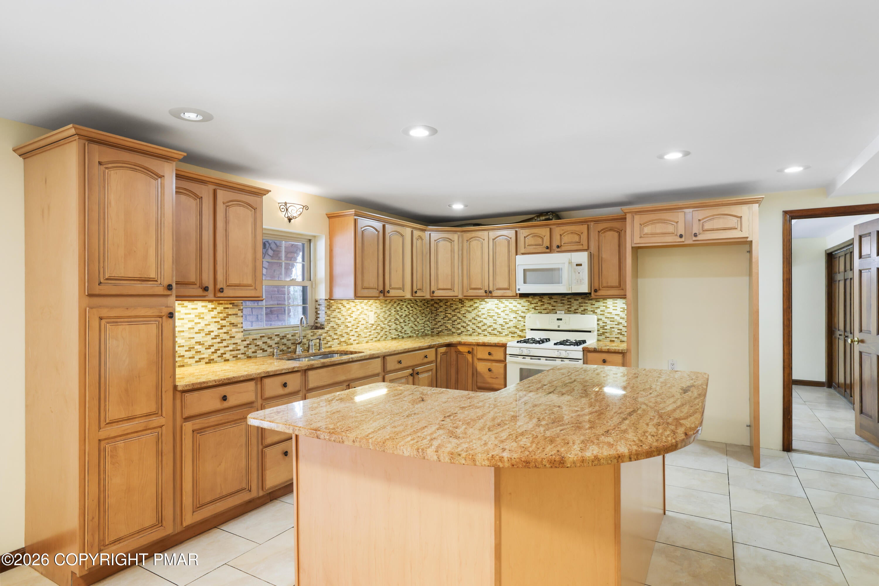 East Stroudsburg, Pennsylvania, 18302, United States, 7 Bedrooms Bedrooms, ,7 BathroomsBathrooms,Residential,Active,2007614