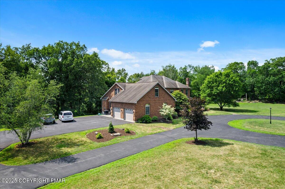 East Stroudsburg, Pennsylvania, 18302, United States, 7 Bedrooms Bedrooms, ,7 BathroomsBathrooms,Residential,Active,1905116