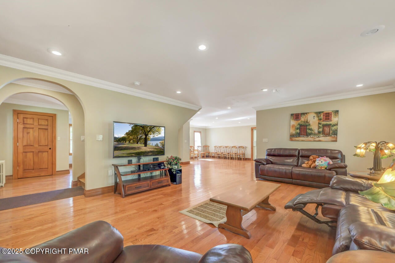 Greentown, Pennsylvania, 18426, United States, 11 Bedrooms Bedrooms, ,10 BathroomsBathrooms,Residential,Active,1963277