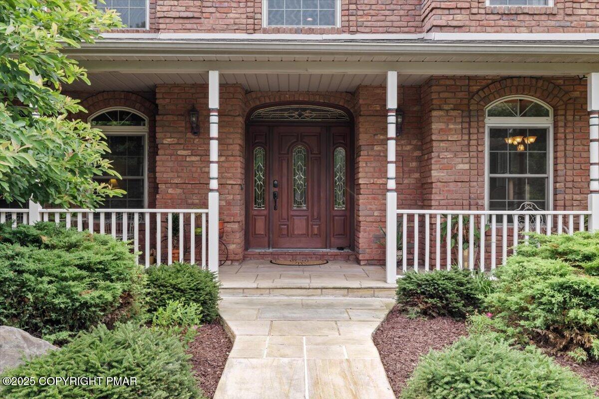 East Stroudsburg, Pennsylvania, 18302, United States, 7 Bedrooms Bedrooms, ,7 BathroomsBathrooms,Residential,Active,1905116