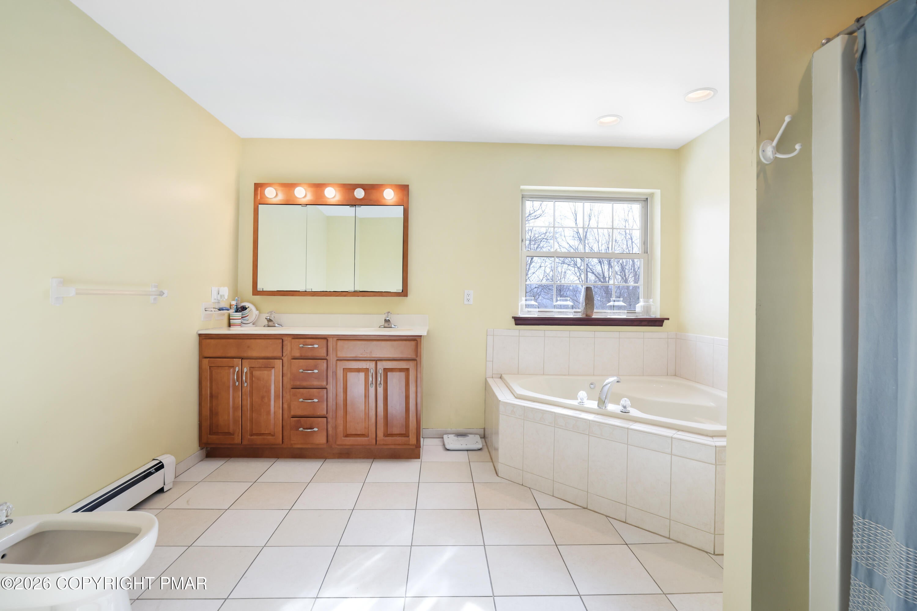 East Stroudsburg, Pennsylvania, 18302, United States, 7 Bedrooms Bedrooms, ,7 BathroomsBathrooms,Residential,Active,2007614