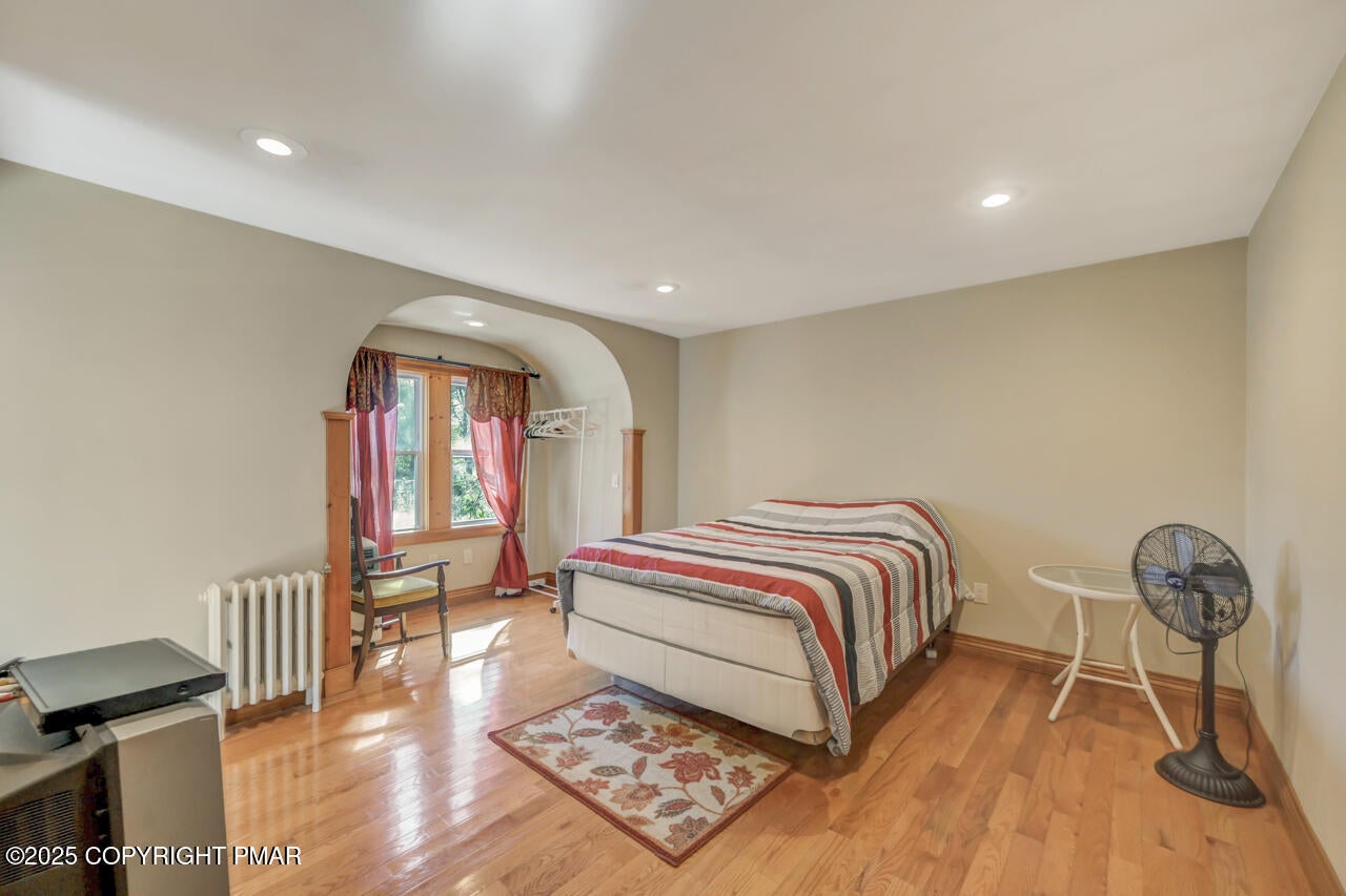 Greentown, Pennsylvania, 18426, United States, 11 Bedrooms Bedrooms, ,10 BathroomsBathrooms,Residential,Active,1963277