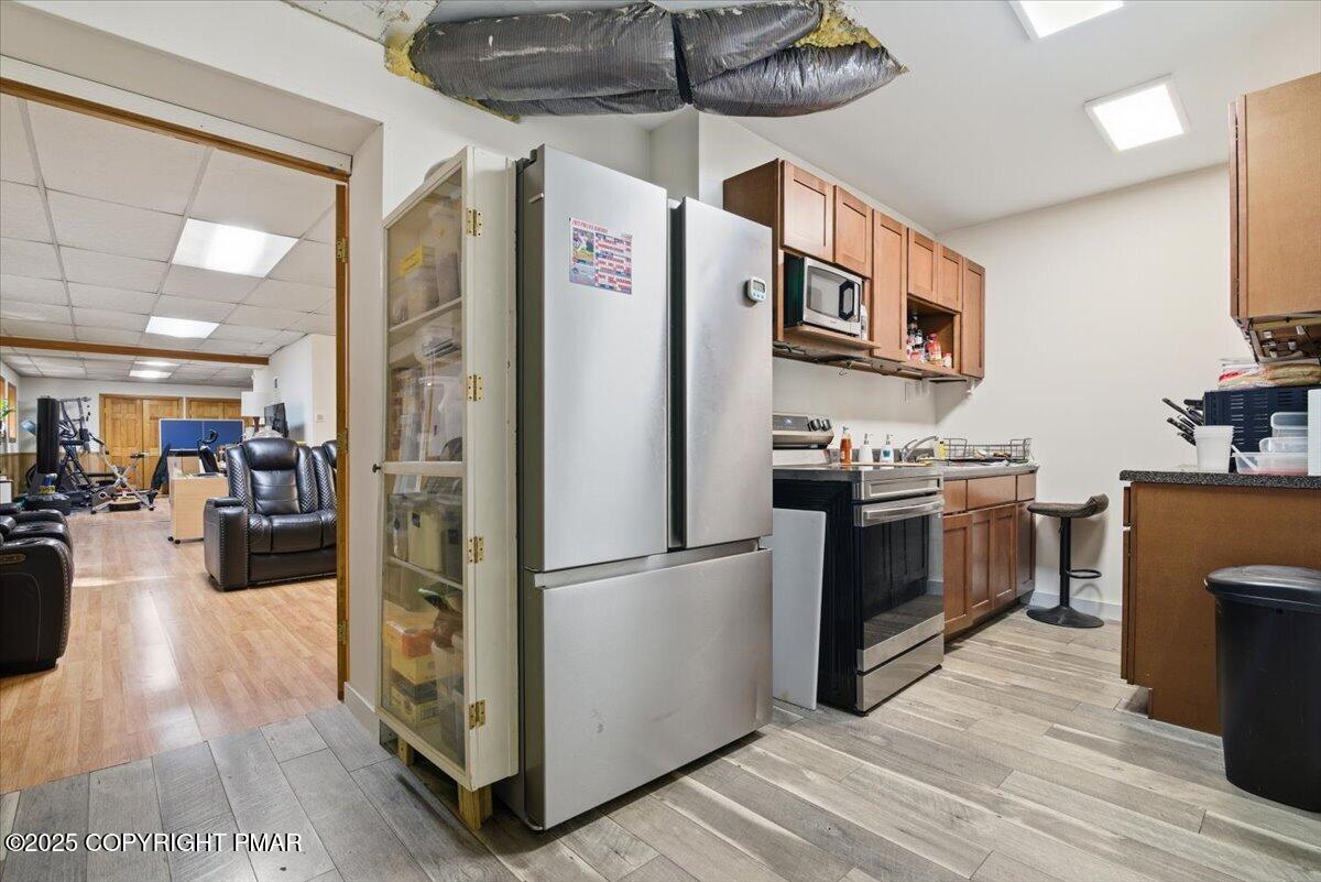 Stroudsburg, Pennsylvania, 18360, United States, 6 Bedrooms Bedrooms, ,6 BathroomsBathrooms,Residential,Active,1988438