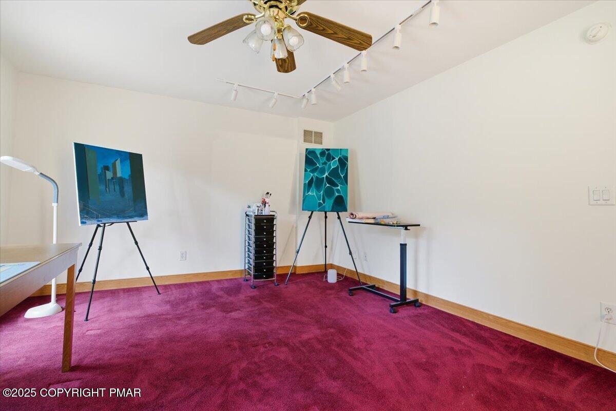 Stroudsburg, Pennsylvania, 18360, United States, 6 Bedrooms Bedrooms, ,6 BathroomsBathrooms,Residential,Active,1988438