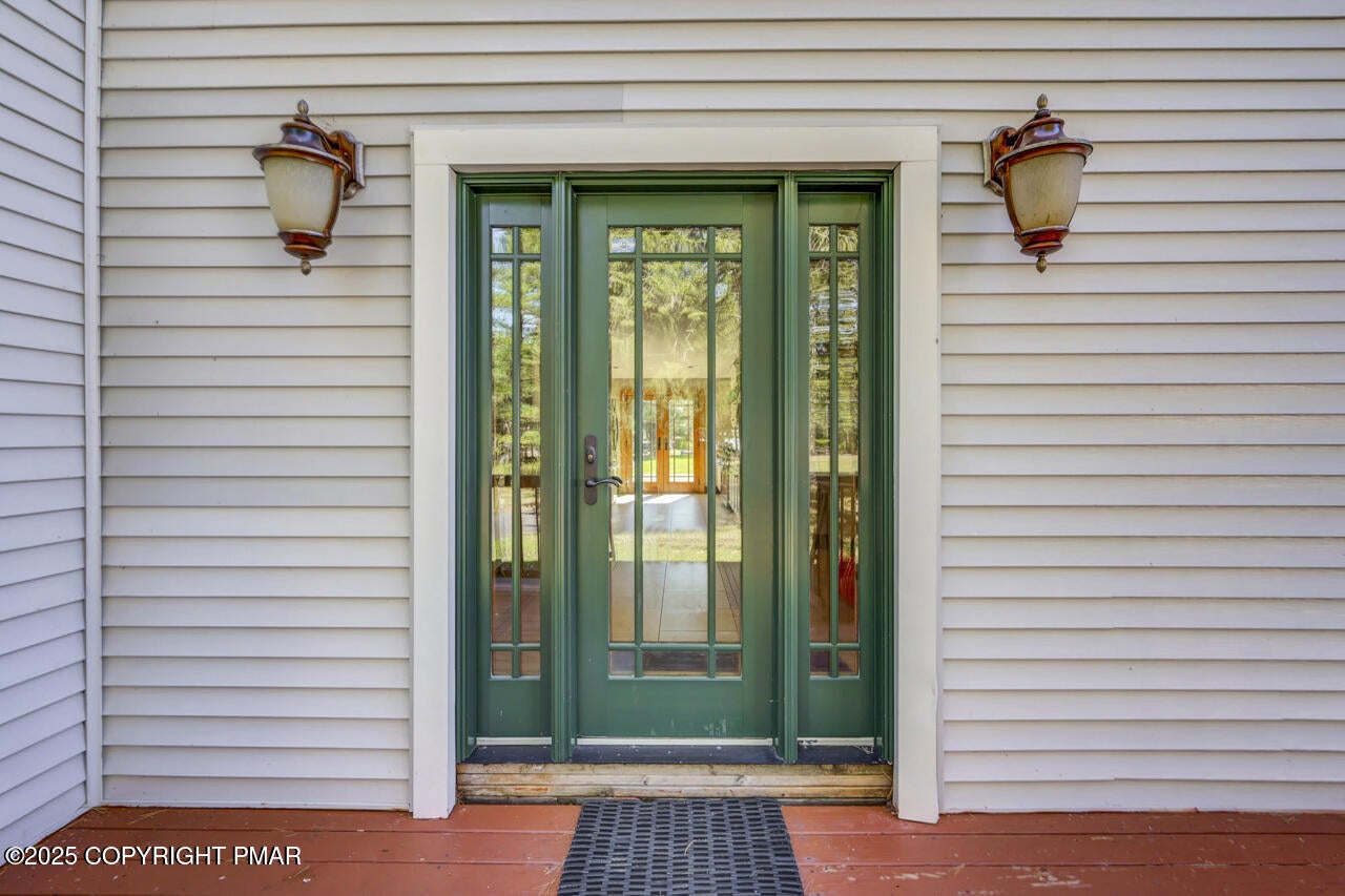 Greentown, Pennsylvania, 18426, United States, 11 Bedrooms Bedrooms, ,10 BathroomsBathrooms,Residential,Active,1963277