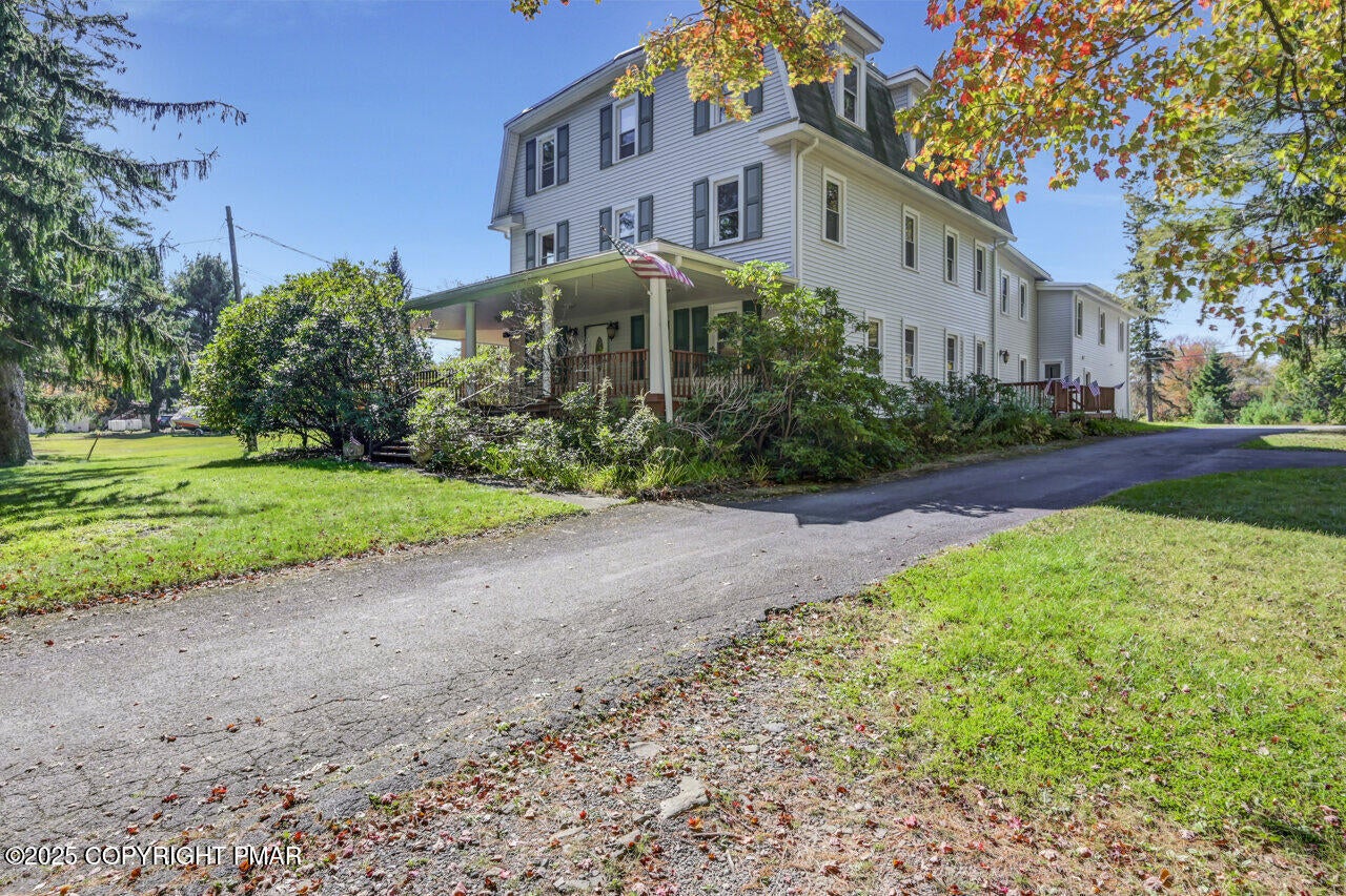 Greentown, Pennsylvania, 18426, United States, 11 Bedrooms Bedrooms, ,10 BathroomsBathrooms,Residential,Active,1963277