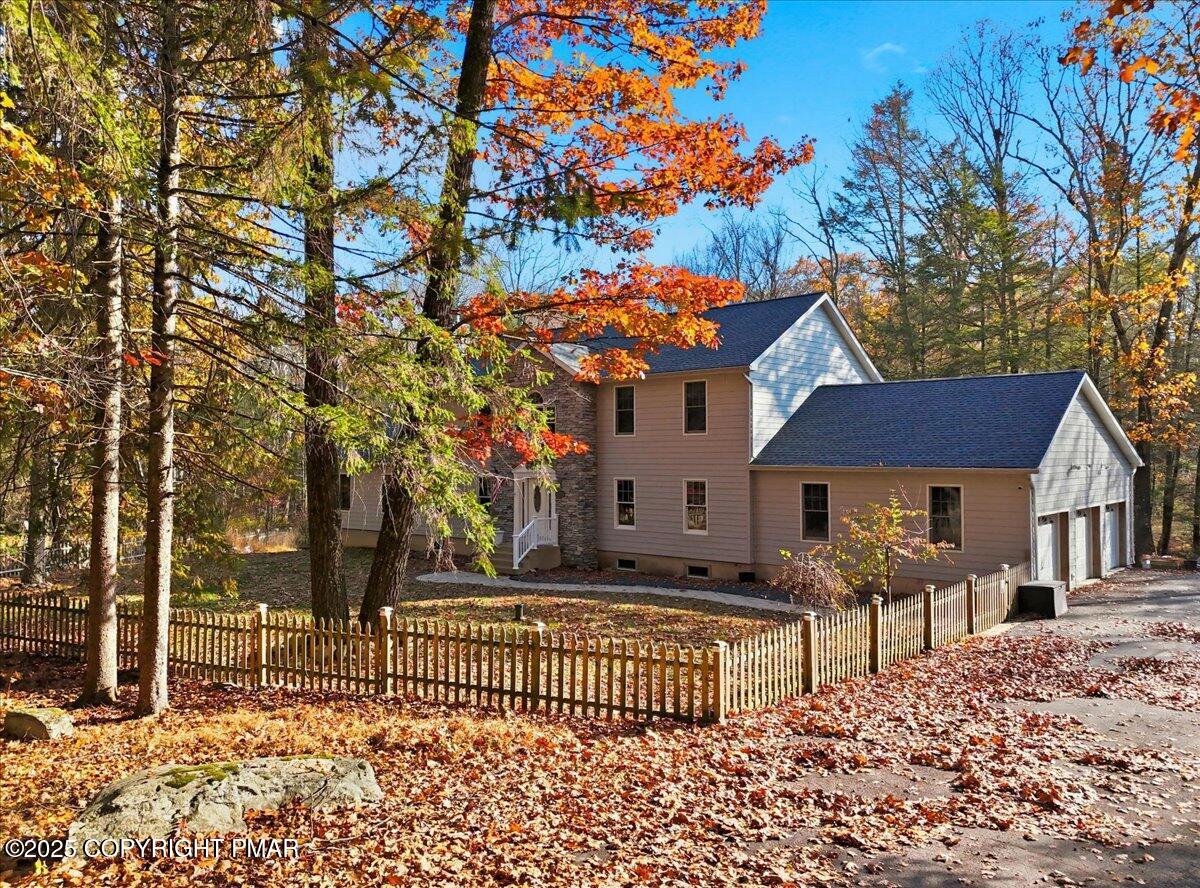 Stroudsburg, Pennsylvania, 18360, United States, 6 Bedrooms Bedrooms, ,6 BathroomsBathrooms,Residential,Active,1988438