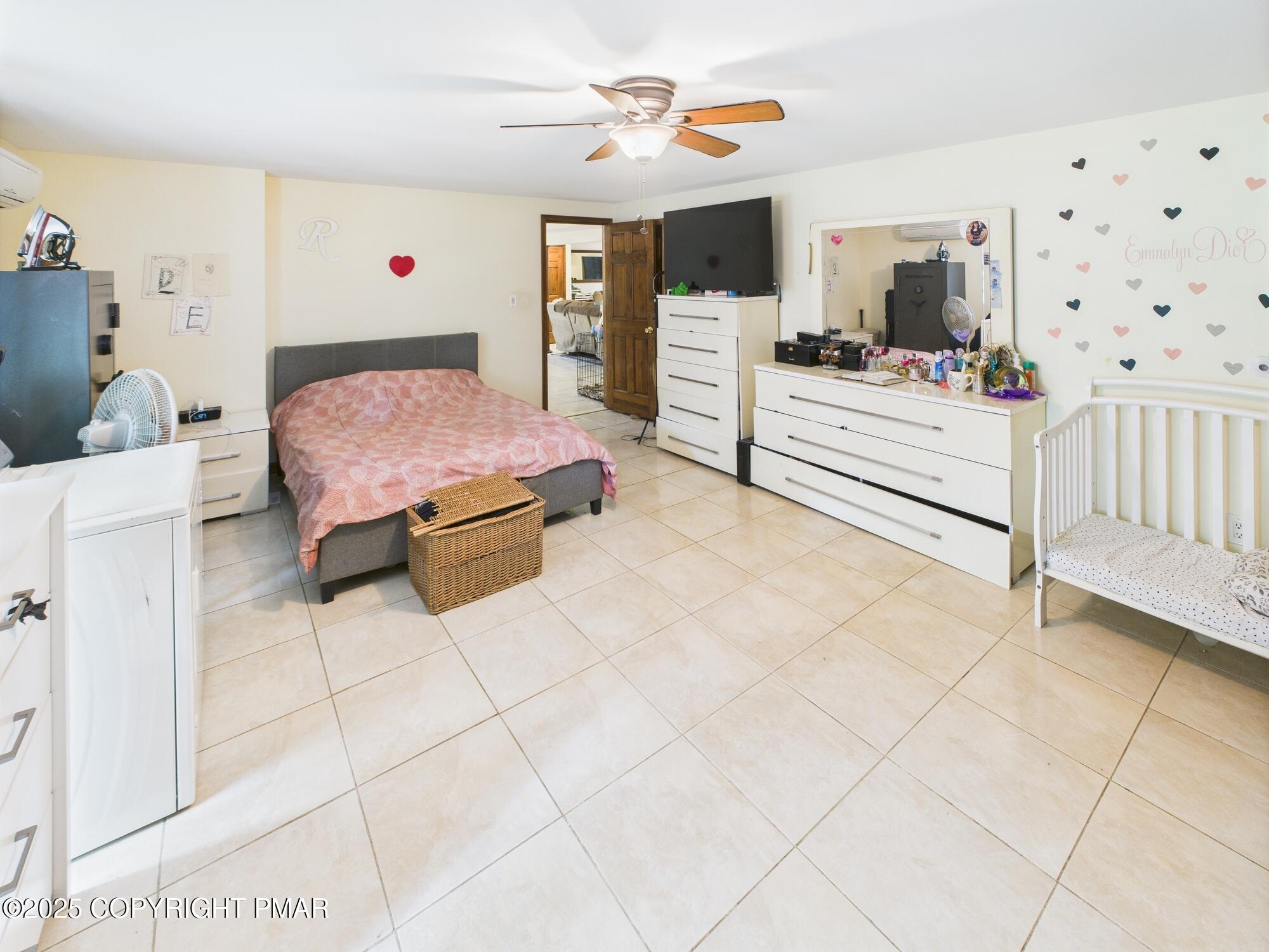 East Stroudsburg, Pennsylvania, 18302, United States, 7 Bedrooms Bedrooms, ,7 BathroomsBathrooms,Residential,Active,1905116