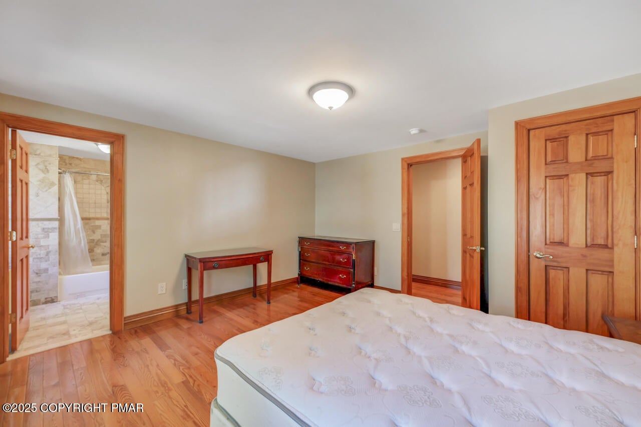 Greentown, Pennsylvania, 18426, United States, 11 Bedrooms Bedrooms, ,10 BathroomsBathrooms,Residential,Active,1963277