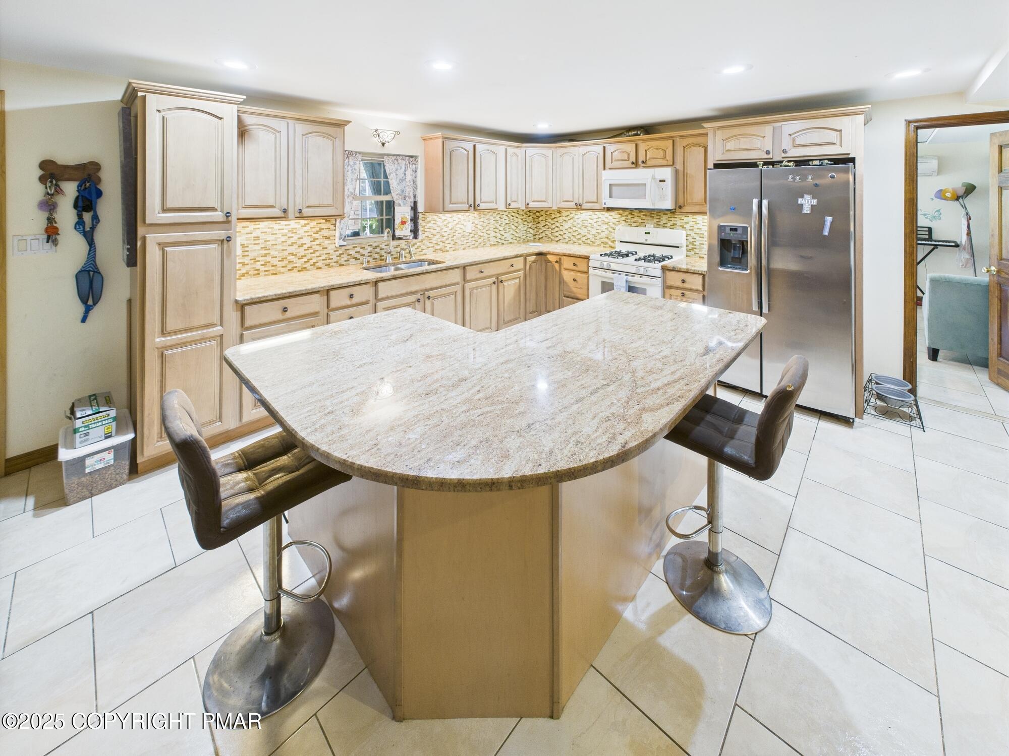 East Stroudsburg, Pennsylvania, 18302, United States, 7 Bedrooms Bedrooms, ,7 BathroomsBathrooms,Residential,Active,1905116