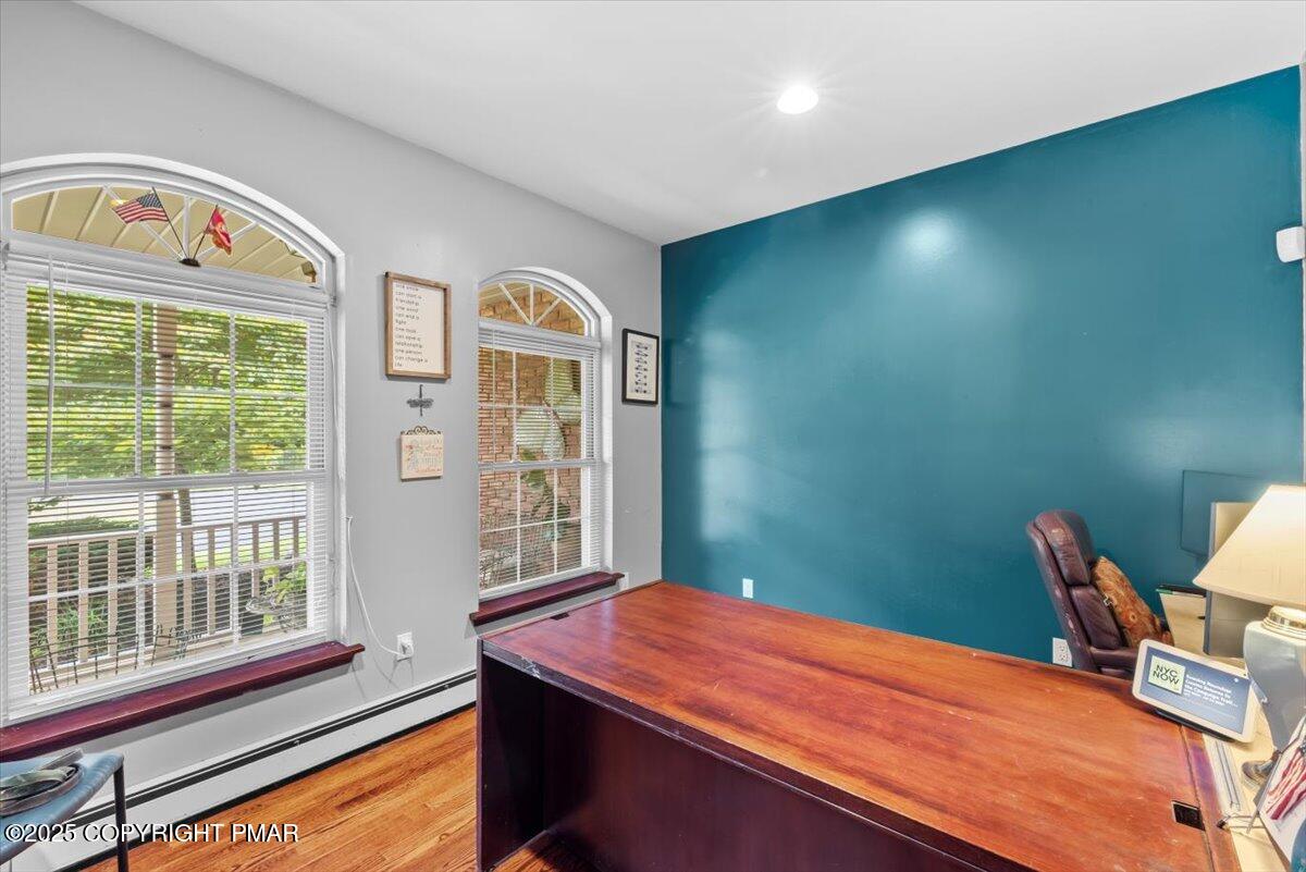 East Stroudsburg, Pennsylvania, 18302, United States, 7 Bedrooms Bedrooms, ,7 BathroomsBathrooms,Residential,Active,1905116
