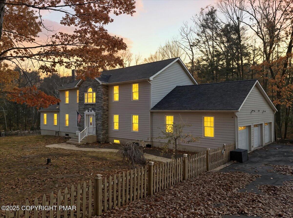 Stroudsburg, Pennsylvania, 18360, United States, 6 Bedrooms Bedrooms, ,6 BathroomsBathrooms,Residential,Active,1988438