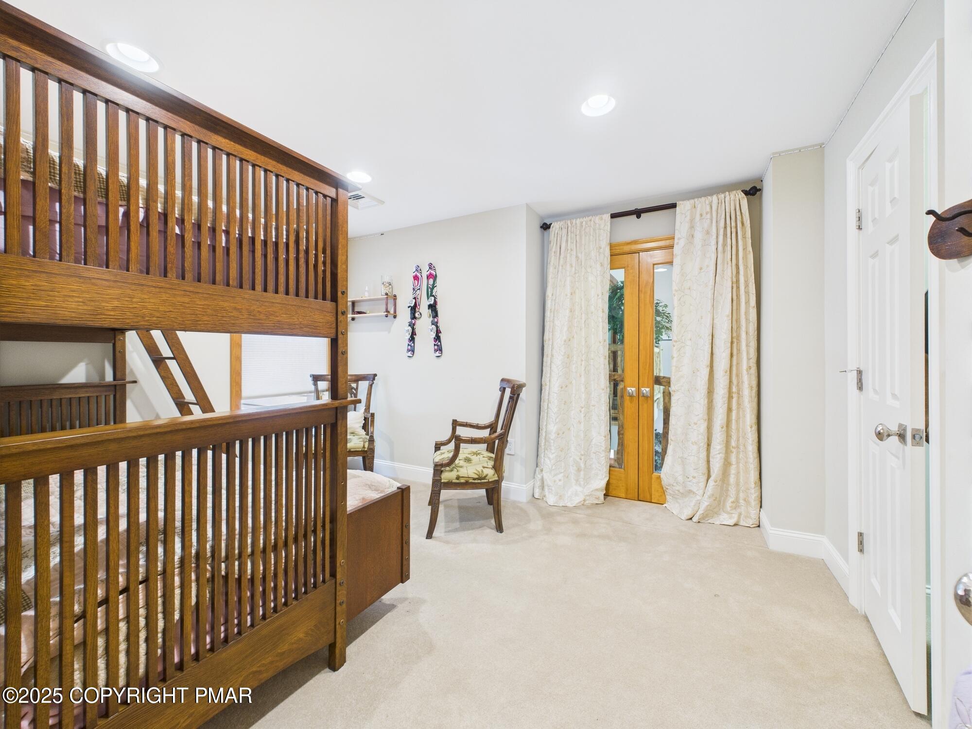 Lake Harmony, Pennsylvania, 18624, United States, 6 Bedrooms Bedrooms, ,7 BathroomsBathrooms,Residential,Active,1908137