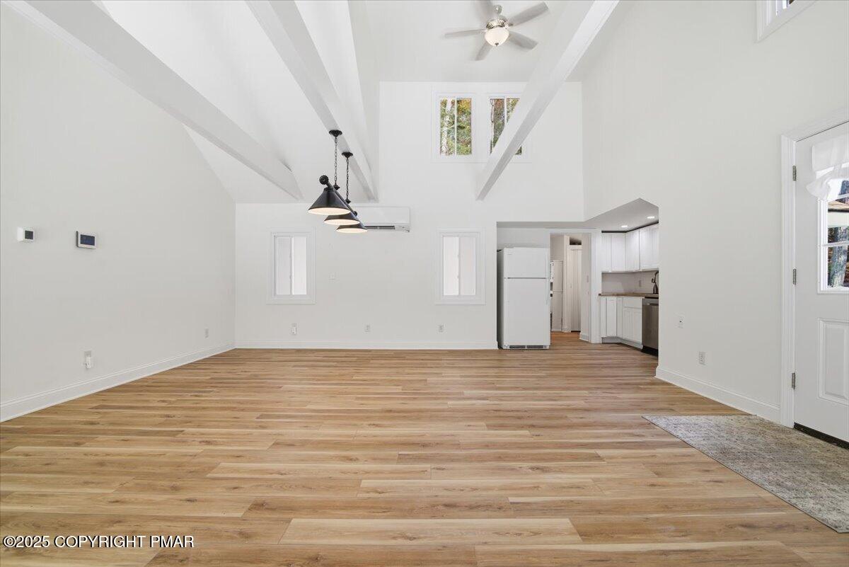 Stroudsburg, Pennsylvania, 18360, United States, 6 Bedrooms Bedrooms, ,6 BathroomsBathrooms,Residential,Active,1988438