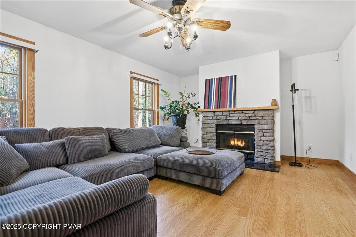 Stroudsburg, Pennsylvania, 18360, United States, 6 Bedrooms Bedrooms, ,6 BathroomsBathrooms,Residential,Active,1988438