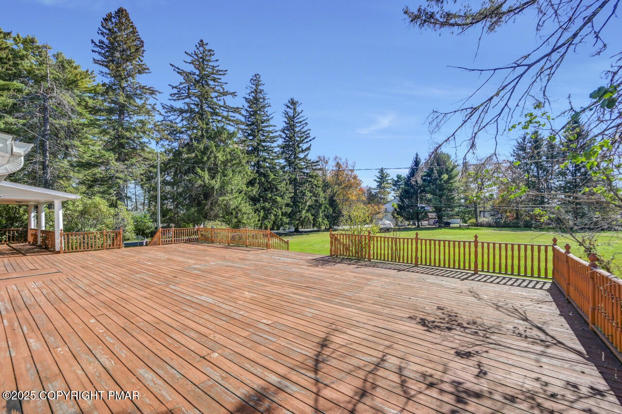 Greentown, Pennsylvania, 18426, United States, 11 Bedrooms Bedrooms, ,10 BathroomsBathrooms,Residential,Active,1963277