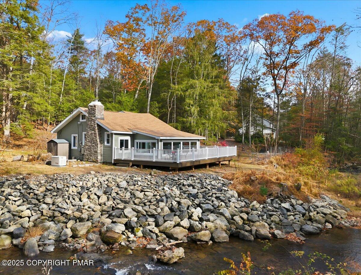 Stroudsburg, Pennsylvania, 18360, United States, 6 Bedrooms Bedrooms, ,6 BathroomsBathrooms,Residential,Active,1988438
