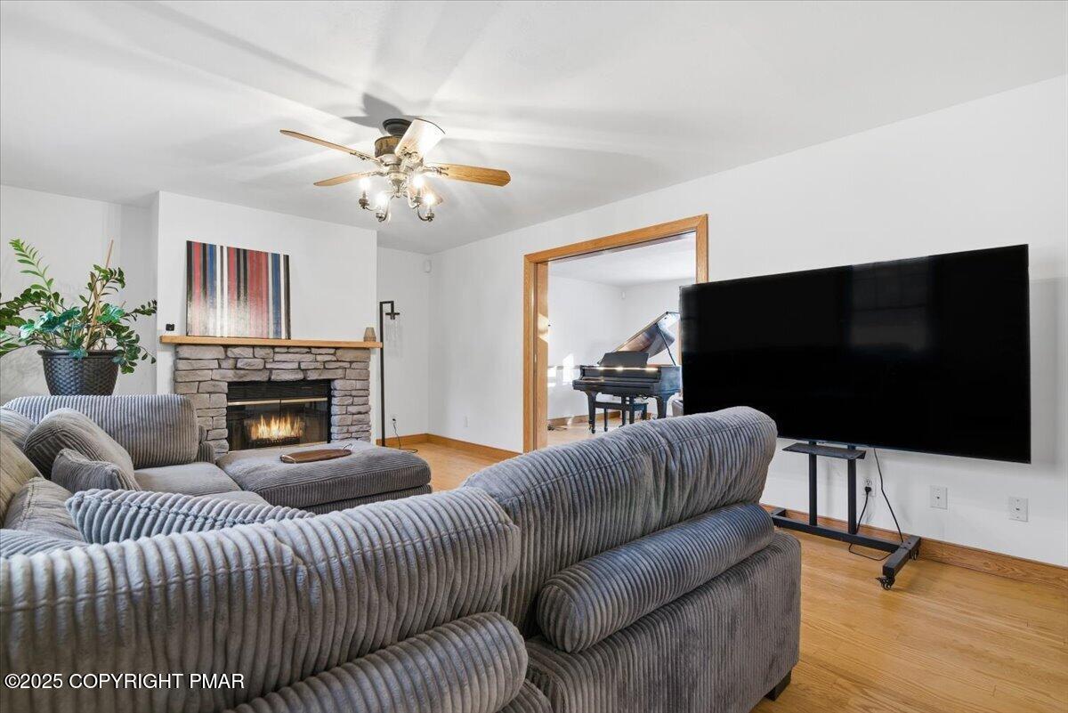 Stroudsburg, Pennsylvania, 18360, United States, 6 Bedrooms Bedrooms, ,6 BathroomsBathrooms,Residential,Active,1988438