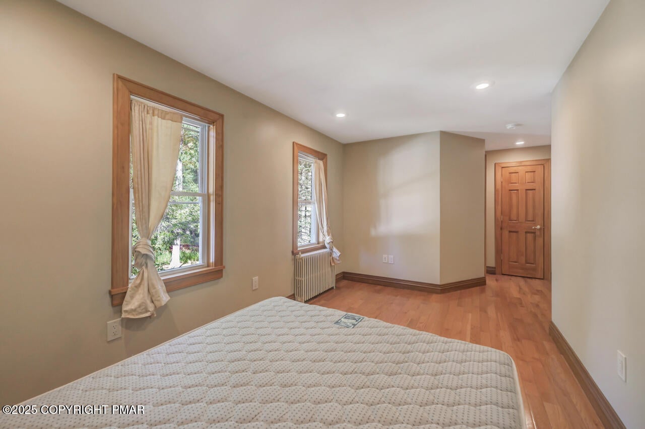 Greentown, Pennsylvania, 18426, United States, 11 Bedrooms Bedrooms, ,10 BathroomsBathrooms,Residential,Active,1963277