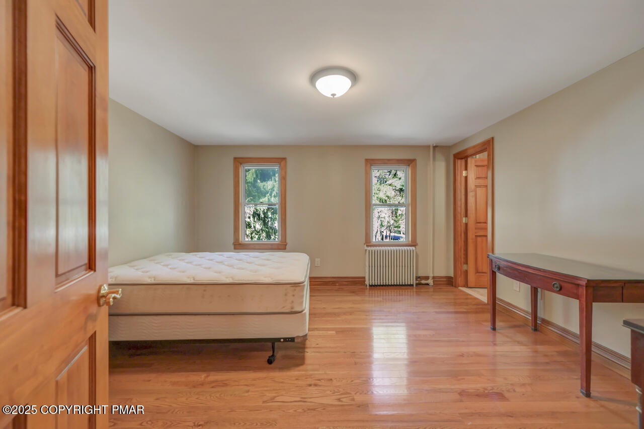 Greentown, Pennsylvania, 18426, United States, 11 Bedrooms Bedrooms, ,10 BathroomsBathrooms,Residential,Active,1963277