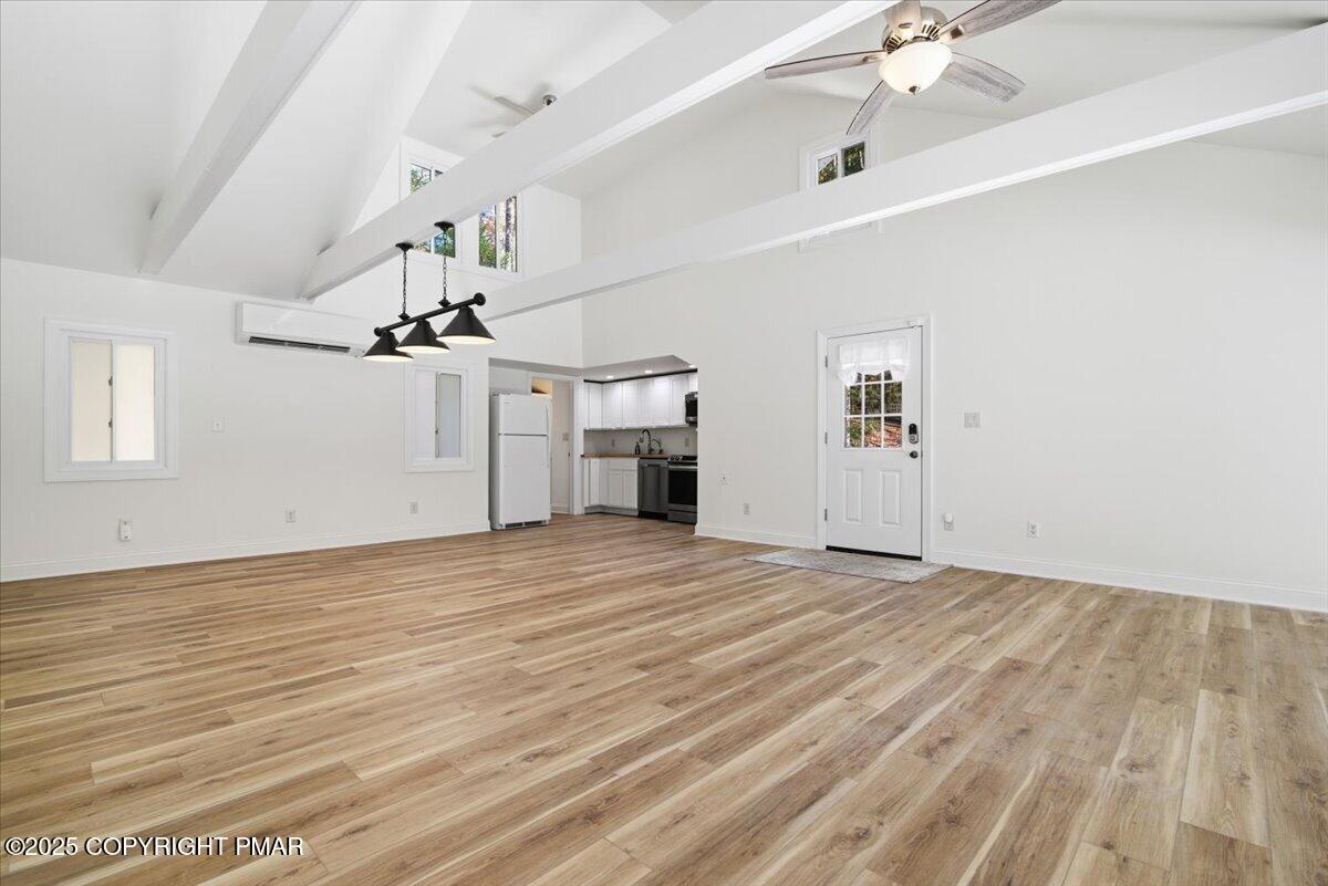 Stroudsburg, Pennsylvania, 18360, United States, 6 Bedrooms Bedrooms, ,6 BathroomsBathrooms,Residential,Active,1988438