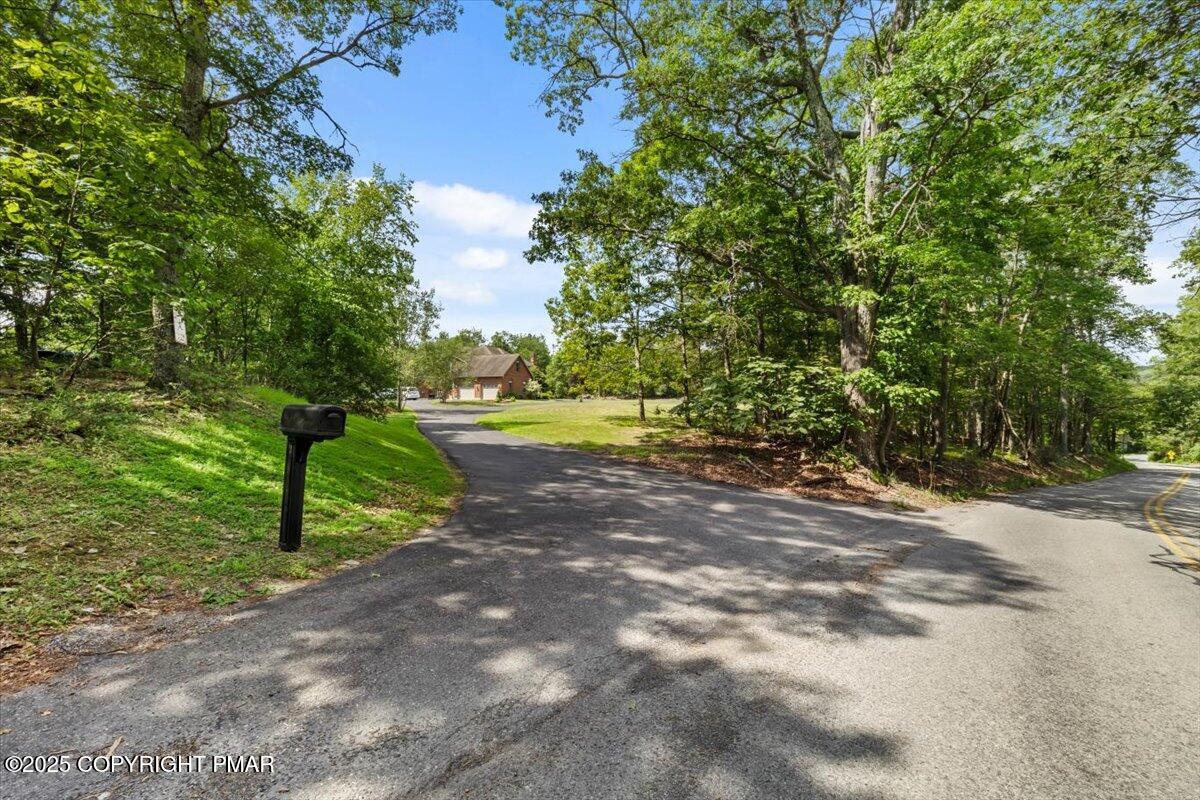 East Stroudsburg, Pennsylvania, 18302, United States, 7 Bedrooms Bedrooms, ,7 BathroomsBathrooms,Residential,Active,1905116