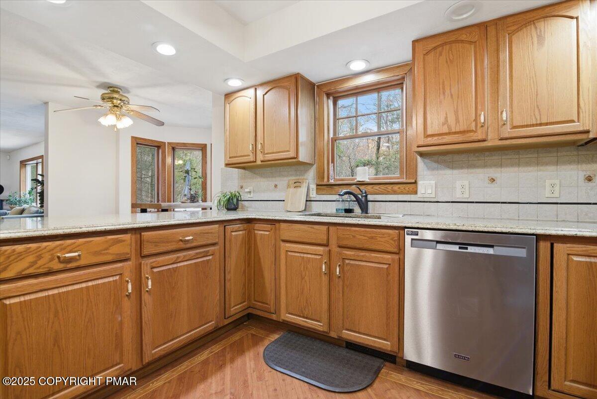 Stroudsburg, Pennsylvania, 18360, United States, 6 Bedrooms Bedrooms, ,6 BathroomsBathrooms,Residential,Active,1988438