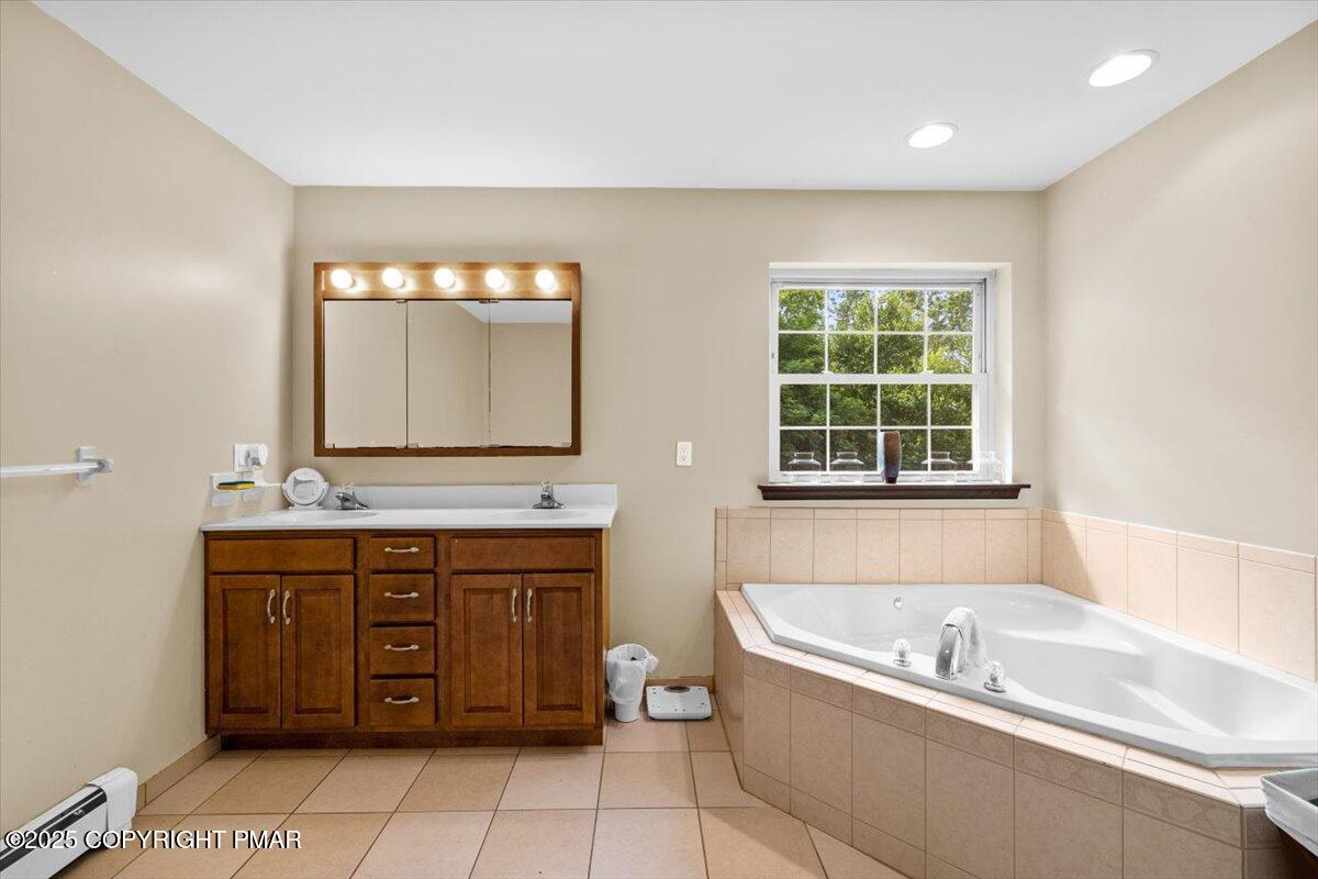 East Stroudsburg, Pennsylvania, 18302, United States, 7 Bedrooms Bedrooms, ,7 BathroomsBathrooms,Residential,Active,1905116
