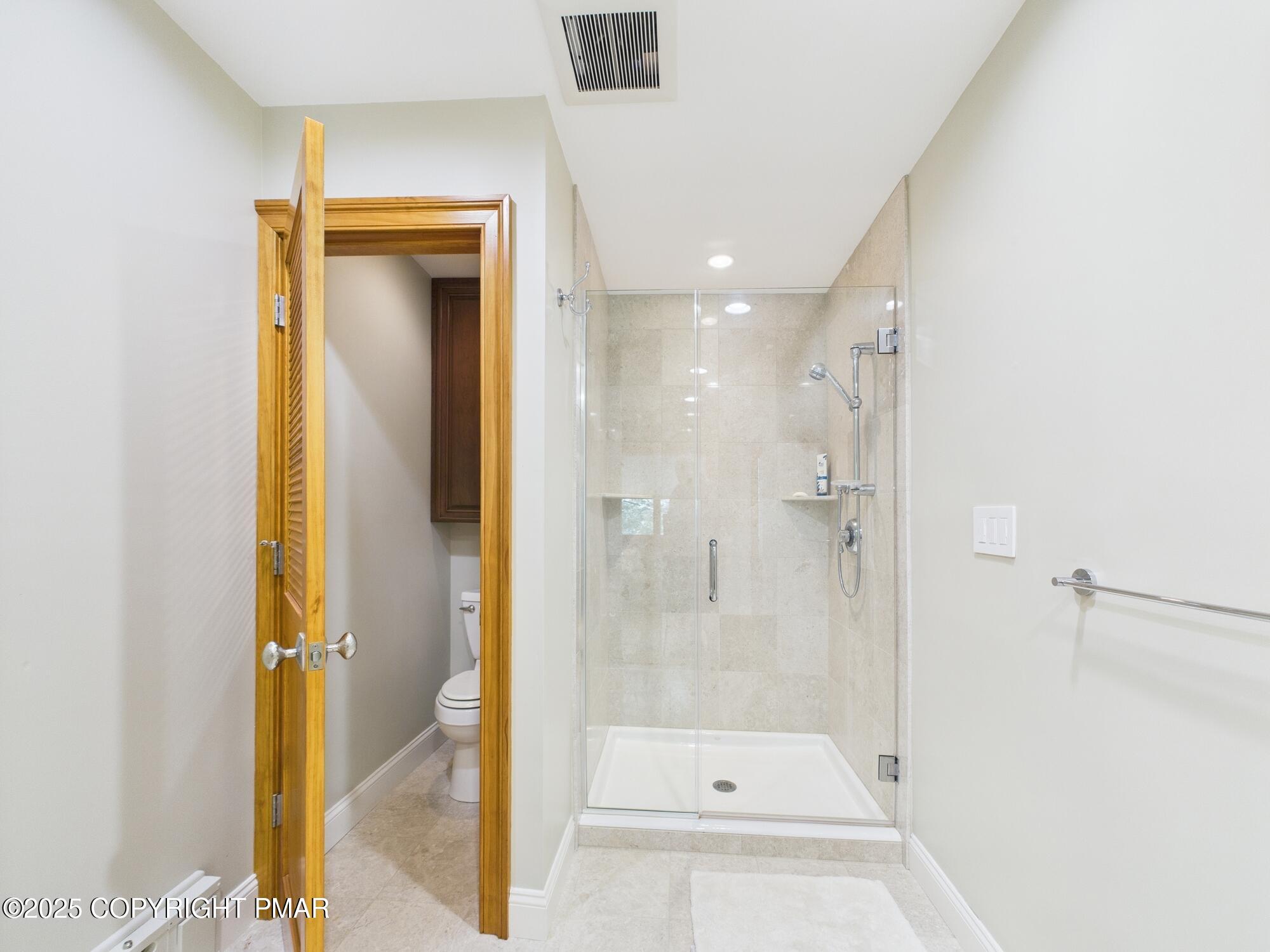 Lake Harmony, Pennsylvania, 18624, United States, 6 Bedrooms Bedrooms, ,7 BathroomsBathrooms,Residential,Active,1908137