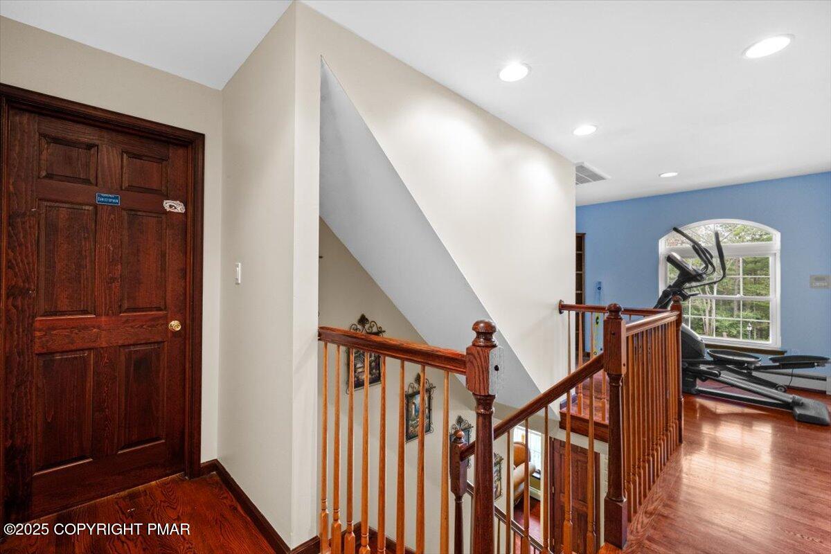 East Stroudsburg, Pennsylvania, 18302, United States, 7 Bedrooms Bedrooms, ,7 BathroomsBathrooms,Residential,Active,1905116