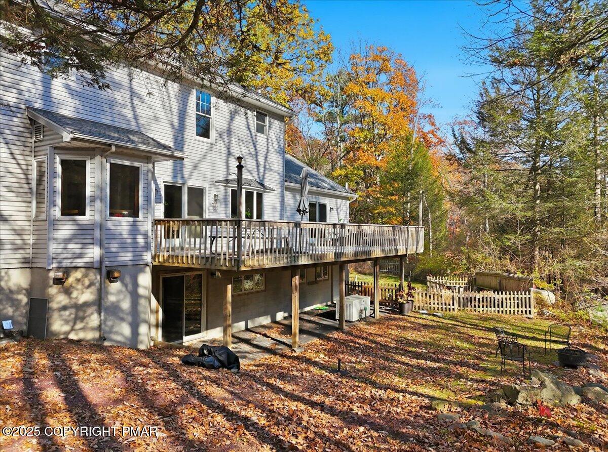 Stroudsburg, Pennsylvania, 18360, United States, 6 Bedrooms Bedrooms, ,6 BathroomsBathrooms,Residential,Active,1988438