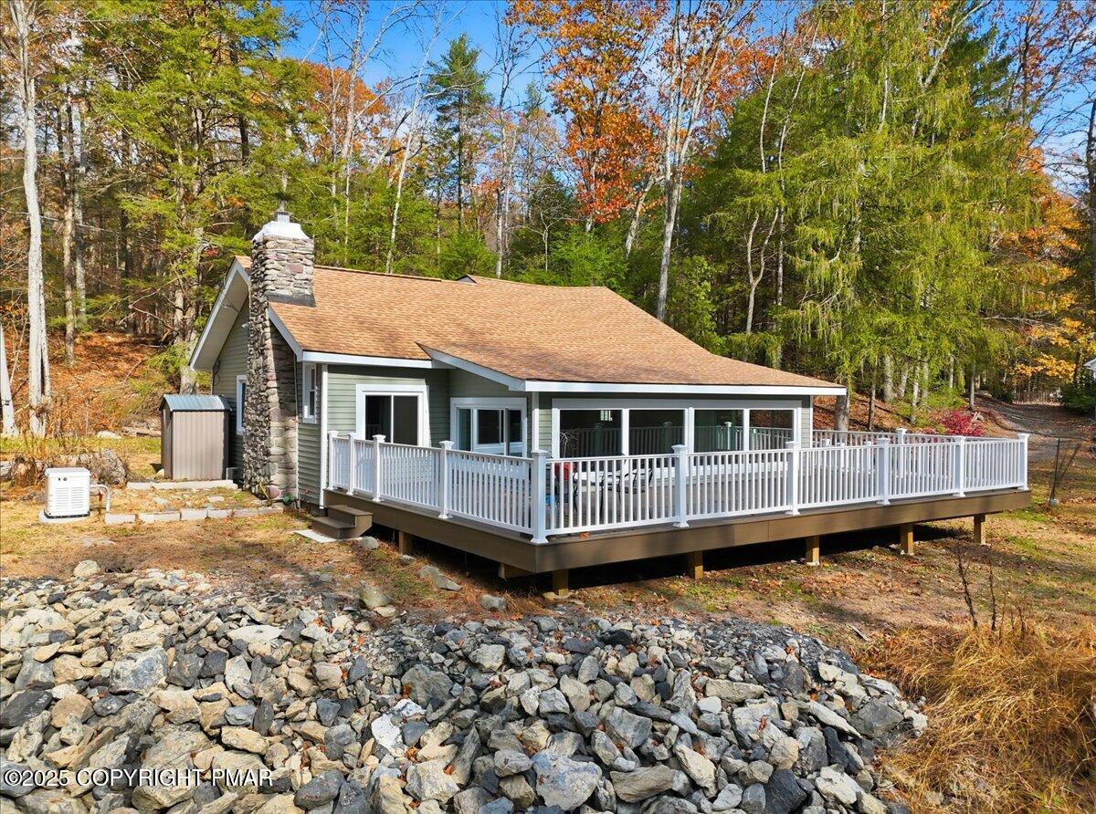 Stroudsburg, Pennsylvania, 18360, United States, 6 Bedrooms Bedrooms, ,6 BathroomsBathrooms,Residential,Active,1988438